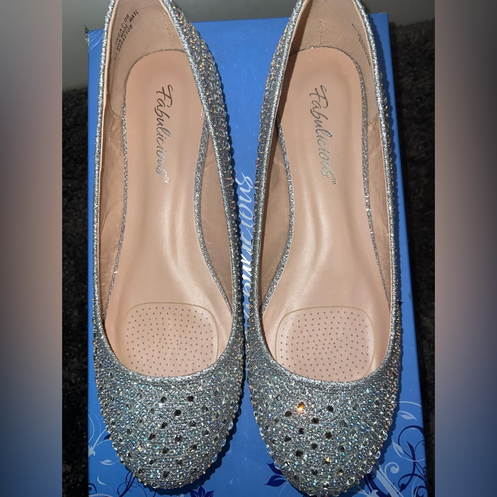 Unique Vintage Silver Rhinestone Flats - Picture 3 of 3